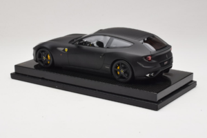 Ferrari FF Matte Black MR Collection 1:18 FERR04CAL Resina - imagen 5 de 7