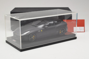 Ferrari FF Matte Black MR Collection 1:18 FERR04CAL Resina - imagen 6 de 7