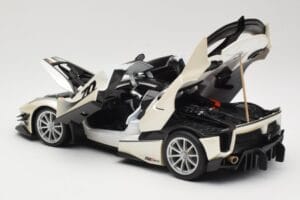 Ferrari FXX-K Evo #70 Blanco Bburago 1:18 18-16012 Metal - imagen 5 de 8
