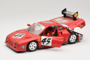 Ferrari 288 GTO Evoluzione #45 Rojo Revell 1:18 48820 Metal - imagen 2 de 8