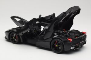 Ferrari LaFerrari F150 Matte Black Bburago 1:18 18-16901BK Metal - imagen 5 de 8