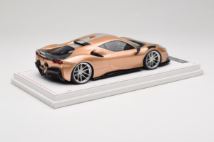 Ferrari SF90 Novitec Dorado Plateado Franja IVY 1:18 REMC028 Resina - imagen 3 de 7