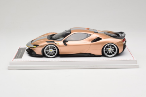 Ferrari SF90 Novitec Dorado Plateado Franja IVY 1:18 REMC028 Resina