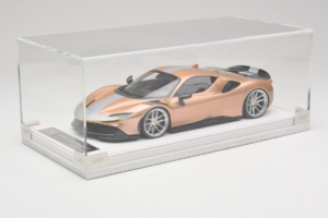 Ferrari SF90 Novitec Dorado Plateado Franja IVY 1:18 REMC028 Resina - imagen 6 de 7