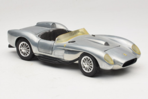 Ferrari Testa Rossa Chrome Silver Hot Wheels 1:18 25737 Metal - imagen 6 de 8