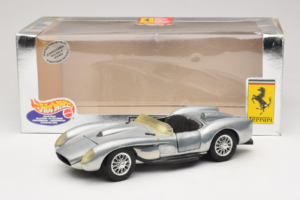 Ferrari Testa Rossa Chrome Silver Hot Wheels 1:18 25737 Metal - imagen 8 de 8