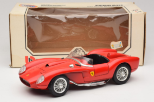 Ferrari 250 Testa Rossa Rojo Bburago 1:18 3007-P2 Metal - imagen 8 de 8