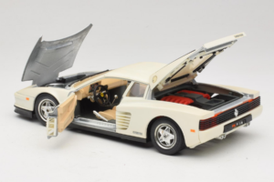 Ferrari Testarossa Blanco Bburago 1:18 3019-W1 Metal - imagen 5 de 8