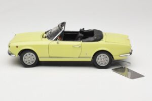 Fiat 124 Spider BS1 Amarillo Sun Star 1:18 4921 Metal - imagen 4 de 8