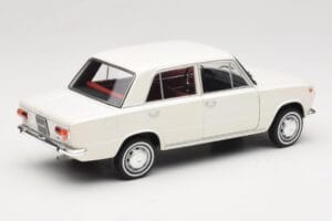 Fiat 124 Blanco IXO 1:18 18CMC205OP Metal - imagen 3 de 8