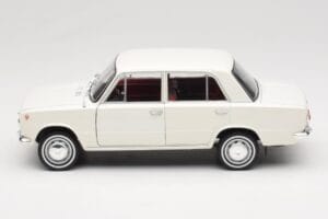 Fiat 124 Blanco IXO 1:18 18CMC205OP Metal - imagen 4 de 8