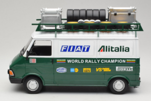 Fiat 242 Alitalia Rally Team Assistance With Trailer 1978 IXO 1:18 18CMC027WX Metal - imagen 4 de 7