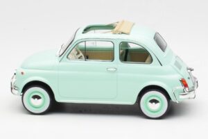 Fiat 500L Azul Pastel Norev 1:18 187777 Metal - imagen 3 de 6