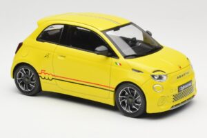 Abarth 500e Amarillo IXO 1:18 MCG18498 Metal - imagen 4 de 6