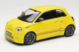 Abarth 500e Amarillo IXO 1:18 MCG18498 Metal