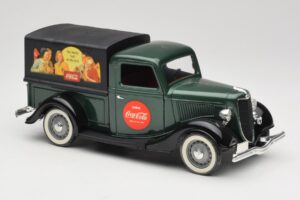 Ford Bache Coca-Cola Solido 1:18 9513 Metal - imagen 6 de 8