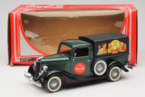 Ford Bache Coca-Cola Solido 1:18 9513 Metal - imagen 8 de 8
