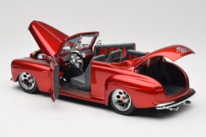 Ford Cabriolet Red Metallic Road Signature 1:18 30028 Metal - imagen 5 de 8
