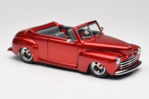 Ford Cabriolet Red Metallic Road Signature 1:18 30028 Metal - imagen 6 de 8
