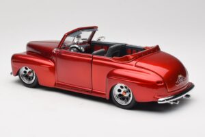 Ford Cabriolet Red Metallic Road Signature 1:18 30028 Metal - imagen 7 de 8
