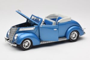 Ford Descapotable Azul Road Signature 1:18 92238 Metal - imagen 2 de 8
