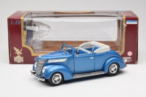 Ford Descapotable Azul Road Signature 1:18 92238 Metal - imagen 8 de 8