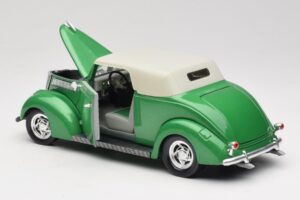 Ford Descapotable Verde Road Signature 1:18 92239 Metal - imagen 5 de 8