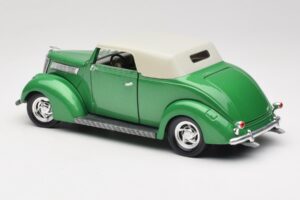 Ford Descapotable Verde Road Signature 1:18 92239 Metal - imagen 7 de 8