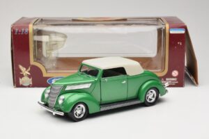 Ford Descapotable Verde Road Signature 1:18 92239 Metal - imagen 8 de 8