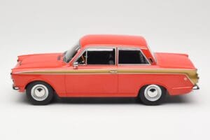 Ford Cortina Lotus Red & Gold Stripe MCG 1:18 MCG18532 Metal - imagen 3 de 6