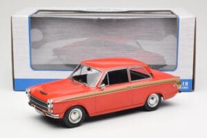 Ford Cortina Lotus Red & Gold Stripe MCG 1:18 MCG18532 Metal - imagen 6 de 6