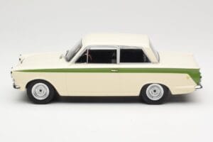 Ford Cortina Lotus White & Green Stripe MCG 1:18 MCG18434 Metal - imagen 3 de 6