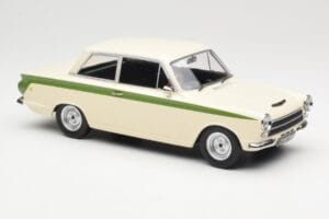 Ford Cortina Lotus White & Green Stripe MCG 1:18 MCG18434 Metal - imagen 4 de 6