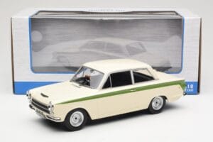 Ford Cortina Lotus White & Green Stripe MCG 1:18 MCG18434 Metal - imagen 6 de 6
