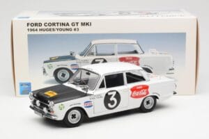 Ford Cortina Mk1 #3 P. Hughes / B. Young African Safari Rally 1964 AUTOart 1:18 86428 Metal - imagen 8 de 8