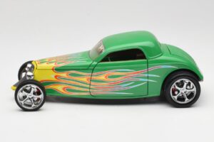 Ford Coupe Verde con Fuego Road Signature 1:18 30109 Metal - imagen 4 de 8