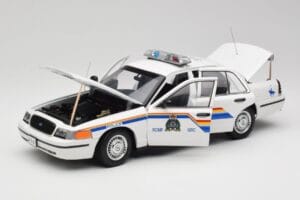 Ford Crown Victoria RCMP Police Car AUTOart 1:18 72706 Metal - imagen 2 de 8