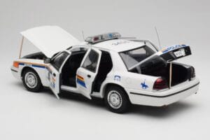 Ford Crown Victoria RCMP Police Car AUTOart 1:18 72706 Metal - imagen 5 de 8
