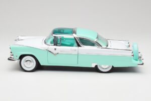 Ford Crown Victoria Seafoam Verde & Blanco Road Legends 1:18 92138 Metal - imagen 3 de 7