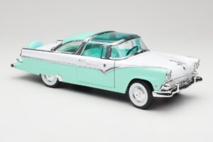 Ford Crown Victoria Seafoam Verde & Blanco Road Legends 1:18 92138 Metal - imagen 5 de 7