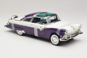 Ford Crown Victoria Blanco Morado Road Signature 1:18 92138-P1 Metal - imagen 4 de 6