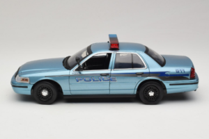 Ford Crown Victoria Police Cruiser Twilight Blue Greenlight 1:18 1643 Metal - imagen 4 de 8