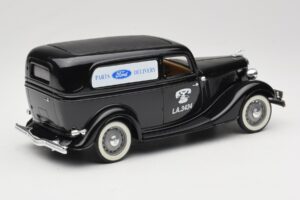 Ford Delivery Truck Ford Parts Negro Solido 1:18 8417 Metal - imagen 2 de 8