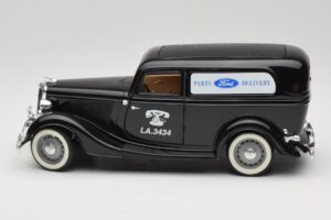 Ford Delivery Truck Ford Parts Negro Solido 1:18 8417 Metal - imagen 4 de 8