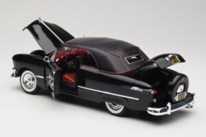 Ford Deluxe Descapotable Negro Maisto 1:18 31681 Metal - imagen 5 de 8