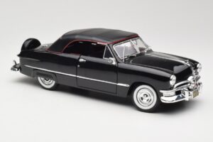 Ford Deluxe Descapotable Negro Maisto 1:18 31681 Metal - imagen 6 de 8