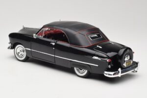 Ford Deluxe Descapotable Negro Maisto 1:18 31681 Metal - imagen 7 de 8