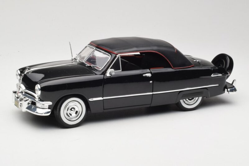 Ford Deluxe Descapotable Negro Maisto 1:18 31681 Metal