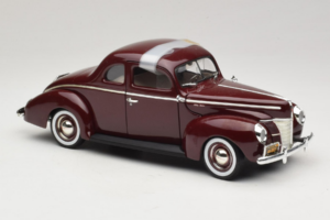 Ford Deluxe Coupe Rojo Oscuro ERTL 1:18 7936 Metal