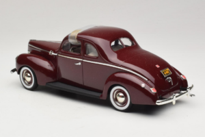 Ford Deluxe Coupe Rojo Oscuro ERTL 1:18 7936 Metal - imagen 6 de 7